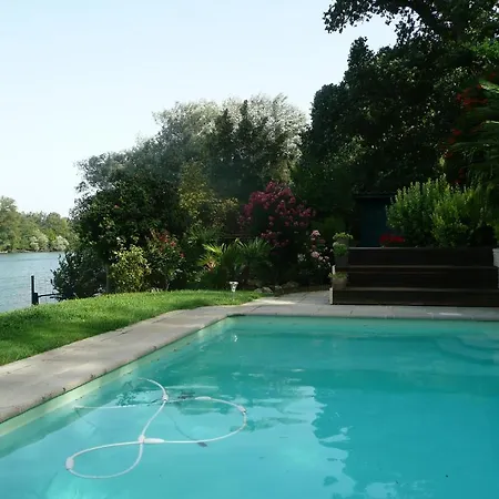 Garonnella Bed & Breakfast 2*