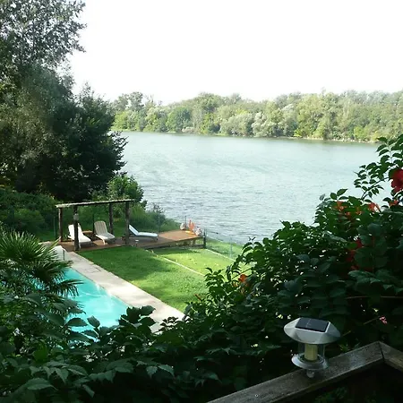 Garonnella Bed & Breakfast 2*
